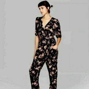 Wild fable floral jumpsuit size M